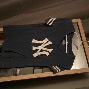 New York Yankees v neck